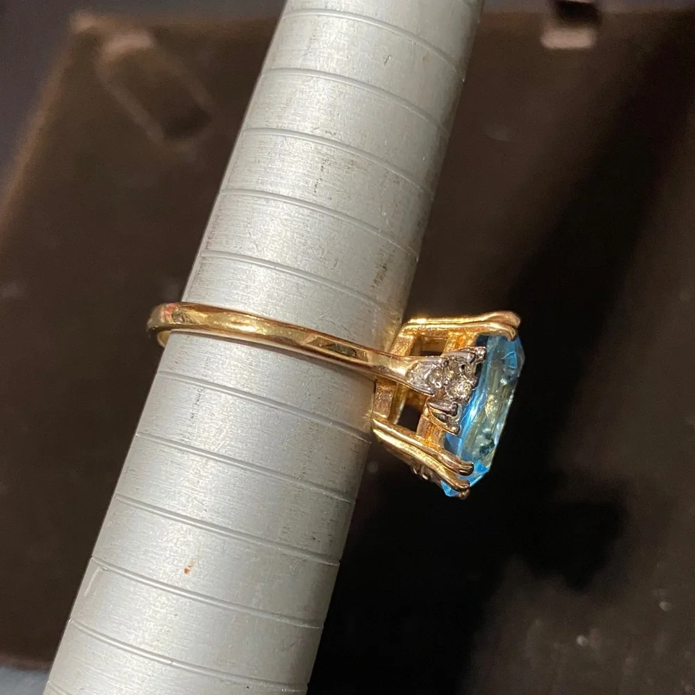 Vintage blue clear crystal 18KT H.G.E. Size 8 ring